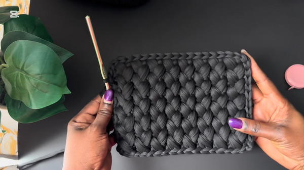 Beginner Crochet Bag Step-by-Step Tutorial (11)