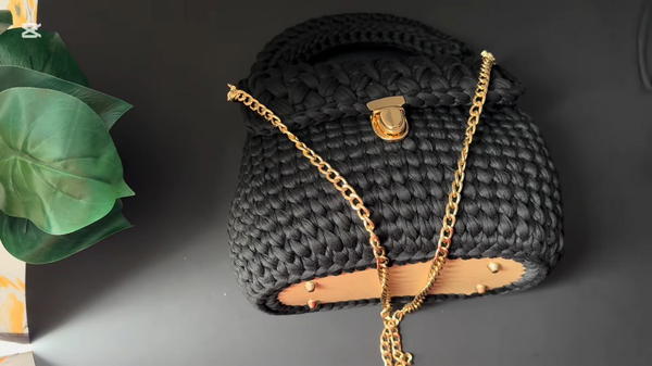 Beginner Crochet Bag Step-by-Step Tutorial (16)