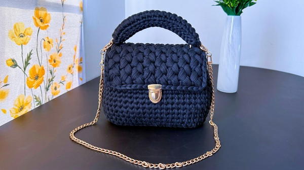 Beginner Crochet Bag Step-by-Step Tutorial (2)