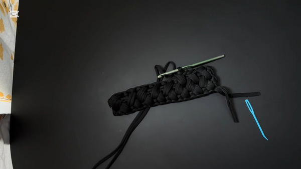 Beginner Crochet Bag Step-by-Step Tutorial (8)