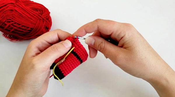Crochet soldier crochet squid game soldier squid game (3)