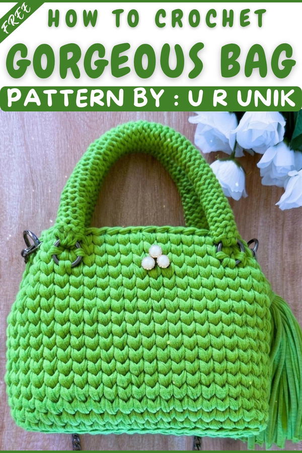How To Crochet A Gorgeous Bag With T-shirt Yarn (10)