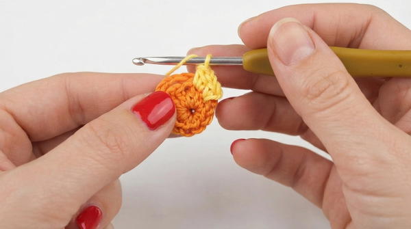 How To Crochet Amigurumi Pincushion Cake 7