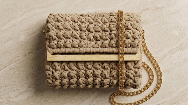 How To Crochet Bag With T-shirt Yarn And Wooden Accessory 2