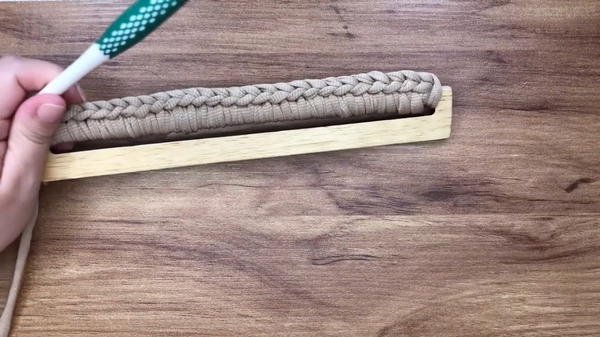 How To Crochet Bag With T-shirt Yarn And Wooden Accessory 3
