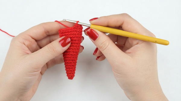 How To Crochet Christmas Hat 4
