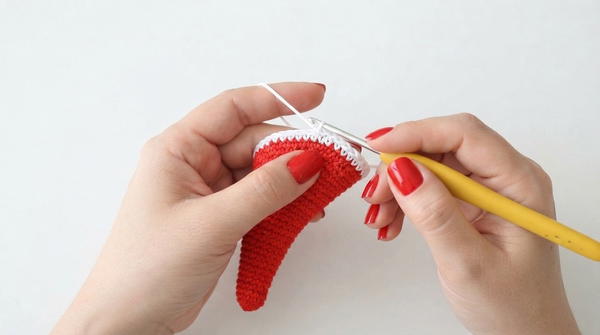 How To Crochet Christmas Hat 5