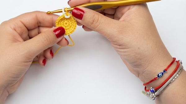 How To Crochet Gift Box 3