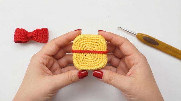 How To Crochet Gift Box 8