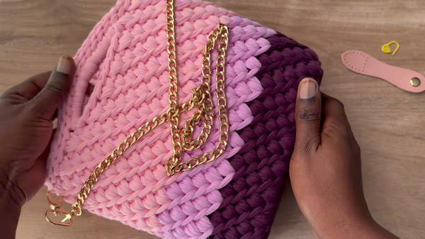 How To Crochet Luxurious Bag In Less Than 30minutes (12)