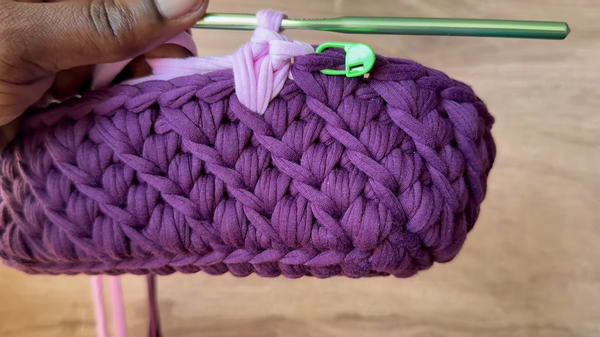 How To Crochet Luxurious Bag In Less Than 30minutes (7)