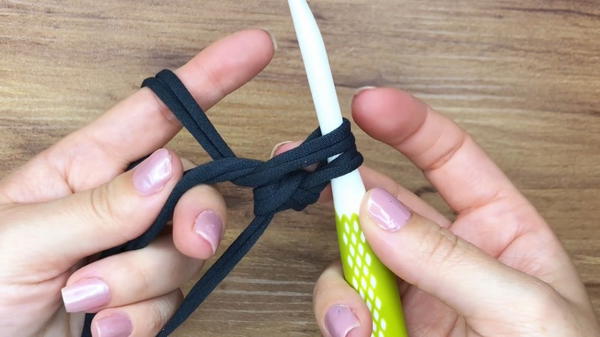 How To Crochet Round Bag Made With T-shirt Yarn (3)