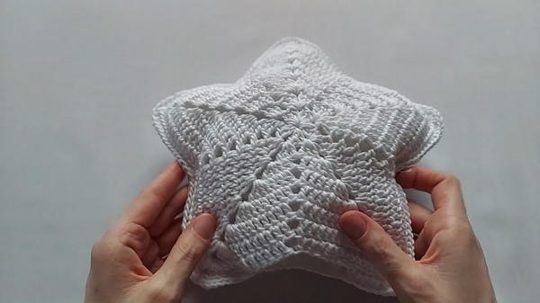 How To Crochet Star For The Top Of The Christmas Tree Q (10)