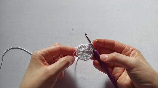 How To Crochet Star For The Top Of The Christmas Tree Q (5)