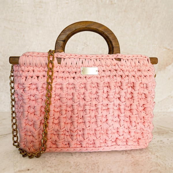 How To Crochet T-shirt Yarn Bag With Wooden Handle 11