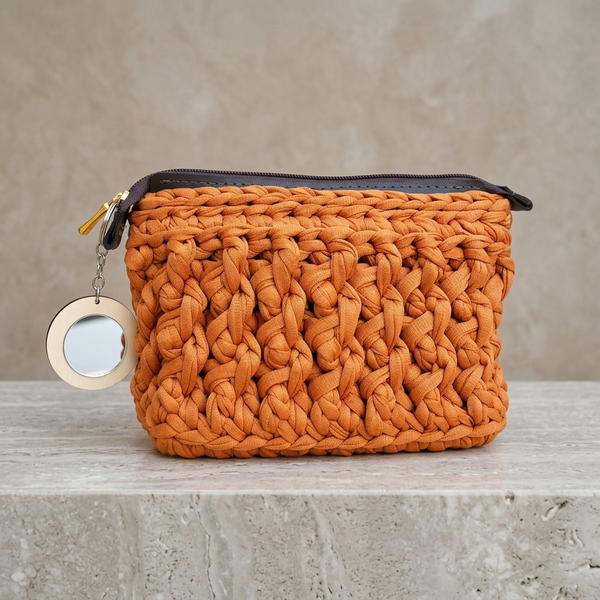 How To Crochet This Toiletry Bag (12)