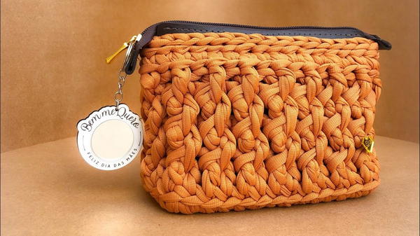 How To Crochet This Toiletry Bag (3)