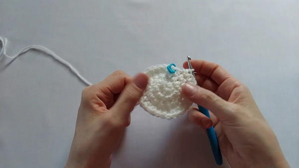 How To Crochet Very Simple Gloves (5)