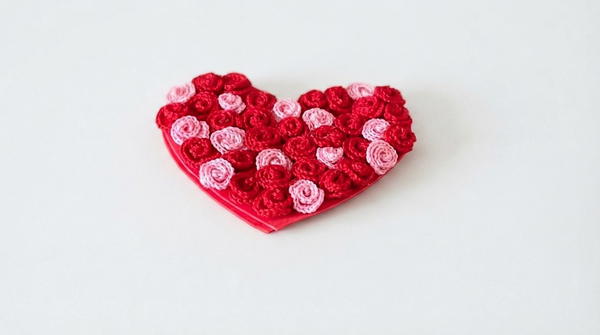 How to Crochet Heart Card with Flowers 2