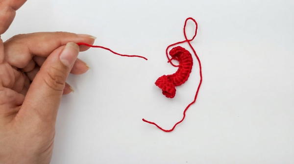 How to Crochet Heart Card with Flowers 4