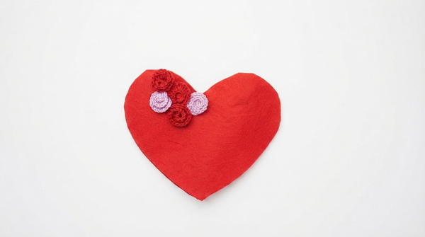 How to Crochet Heart Card with Flowers 7
