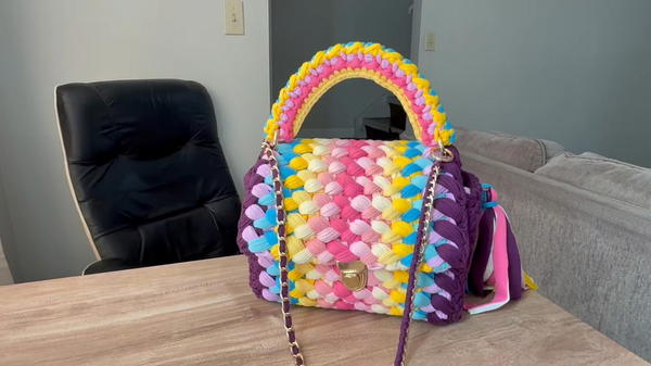 How to Crochet a Marshmallow Bag with T-Shirt Yarn – Step-by-Step Tutorial (2)