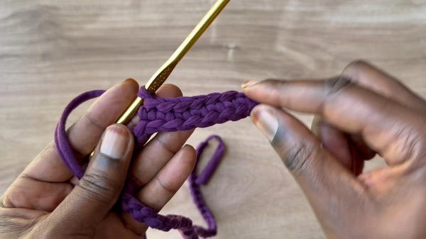 How to Crochet a Marshmallow Bag with T-Shirt Yarn – Step-by-Step Tutorial (3)