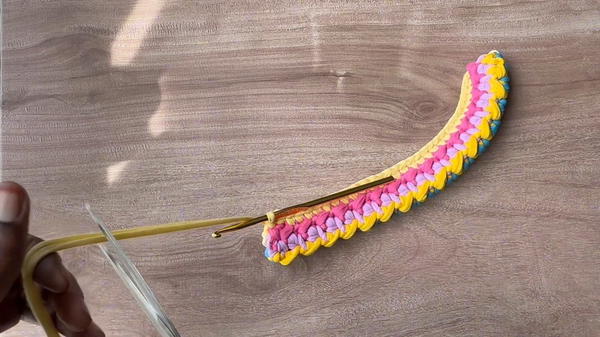 How to Crochet a Marshmallow Bag with T-Shirt Yarn – Step-by-Step Tutorial (6)