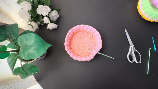 _How to Crochet the Marshmallow Basket Easy Home Decor Project (5)