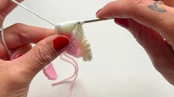 INCREDIBLE 3D BOW STITCH IDEAL FOR CREATING DETAILS ON YOUR CLOTHES 5