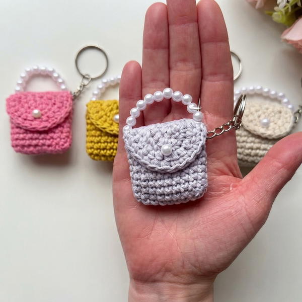 MINI BAGS! ORIGINAL AND CUTE KEYCHAINS, IDEAL FOR KNITTING IN LOADS 1 (12)