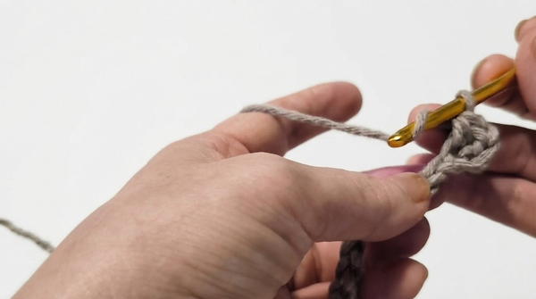 crochet from scratch double crochet (3)