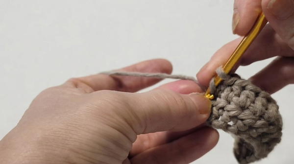 crochet from scratch double crochet (6)