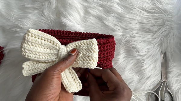 Easy Crocheted Tote Bag - How To Crochet Savvy Handbag (10)