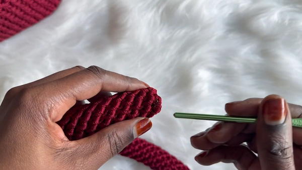 Easy Crocheted Tote Bag - How To Crochet Savvy Handbag (7)