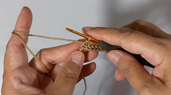 How To Crochet A Cute Bow Bag Using Parachute Cord 3