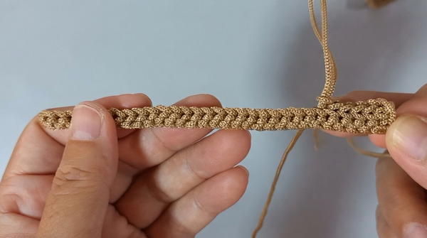 How To Crochet A Cute Bow Bag Using Parachute Cord 7