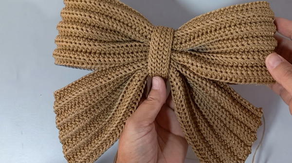 How To Crochet A Cute Bow Bag Using Parachute Cord 8