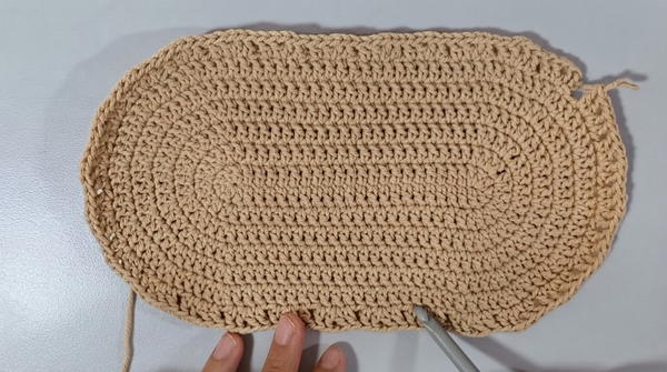 How To Crochet A Mesh Pattern Shoulder Bag 5