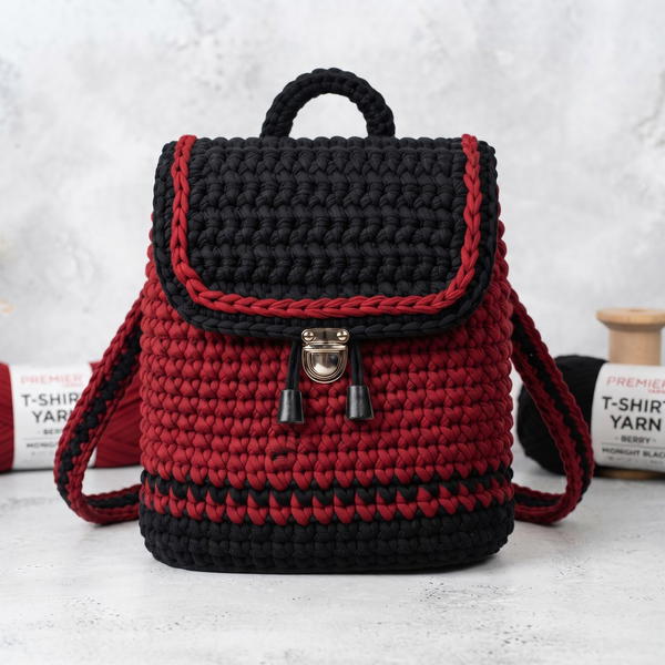 How To Crochet Backpack Made Of T-shirt Yarn 12