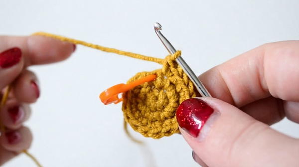 How To Crochet Champagne Bottle Cover 3