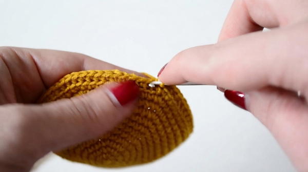 How To Crochet Champagne Bottle Cover 4