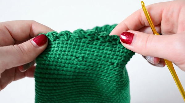 How To Crochet Champagne Bottle Cover 6