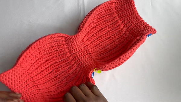 How To Crochet Easy Fancy Bag With T-shirt Yarn (5)