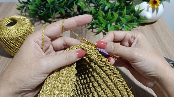 How To Crochet Every Color Bag 4