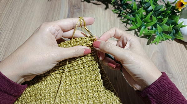 How To Crochet Every Color Bag 5