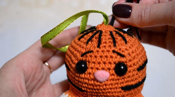How To Crochet New Year's Tiger Cub 9