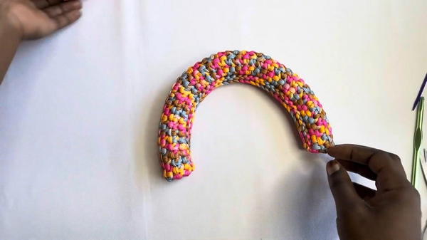 How To Crochet Stunning T-shirt Yarn Purse (9)