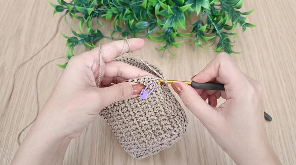 How To Crochet Very Easy Beautiful, Excellent Quality Bag 5