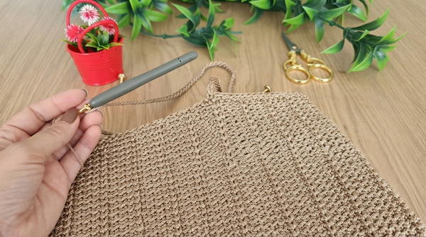 How To Crochet Very Easy Beautiful, Excellent Quality Bag 6